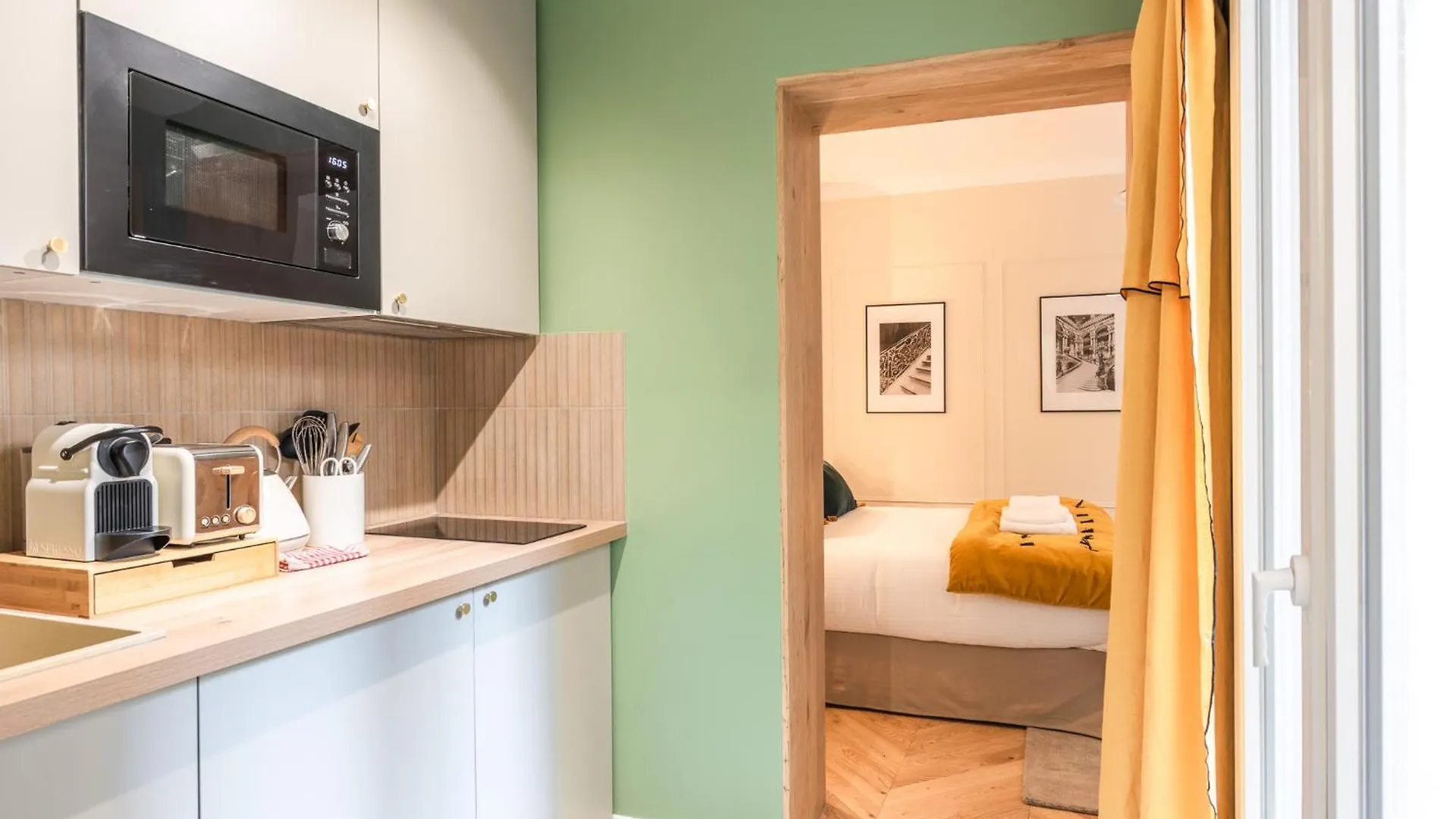 Charming Studio With Terrace - Near Montmartre Paris