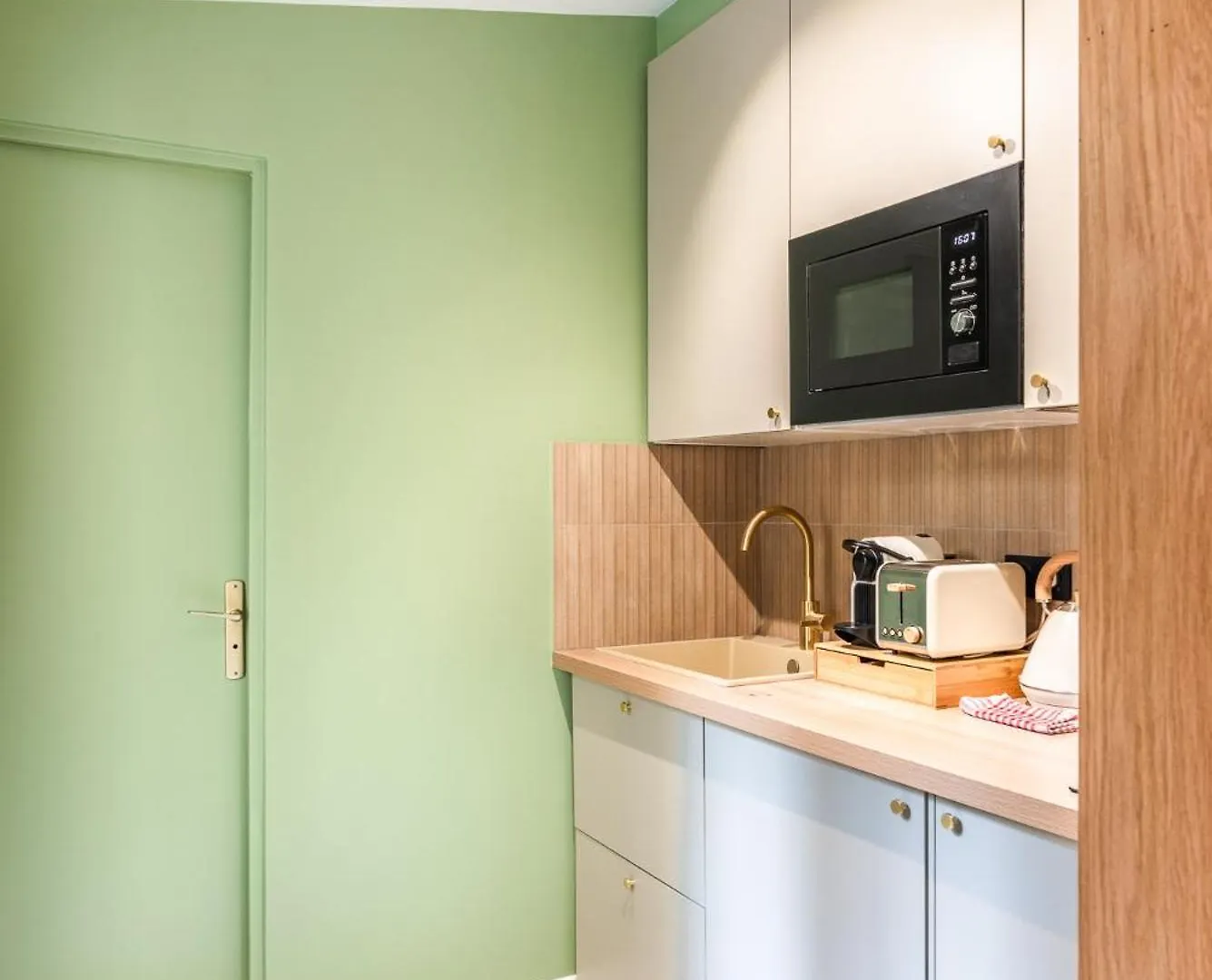 Apartment Charming Studio With Terrace - Near Montmartre Paris France