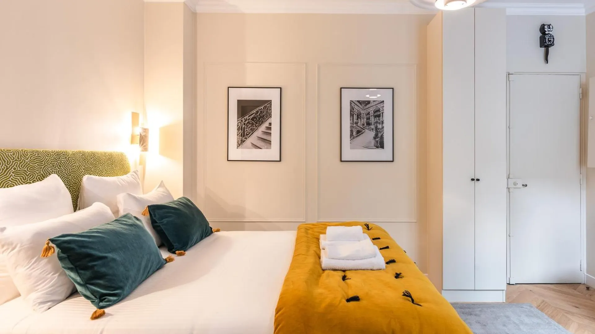 Charming Studio With Terrace - Near Montmartre Paris France