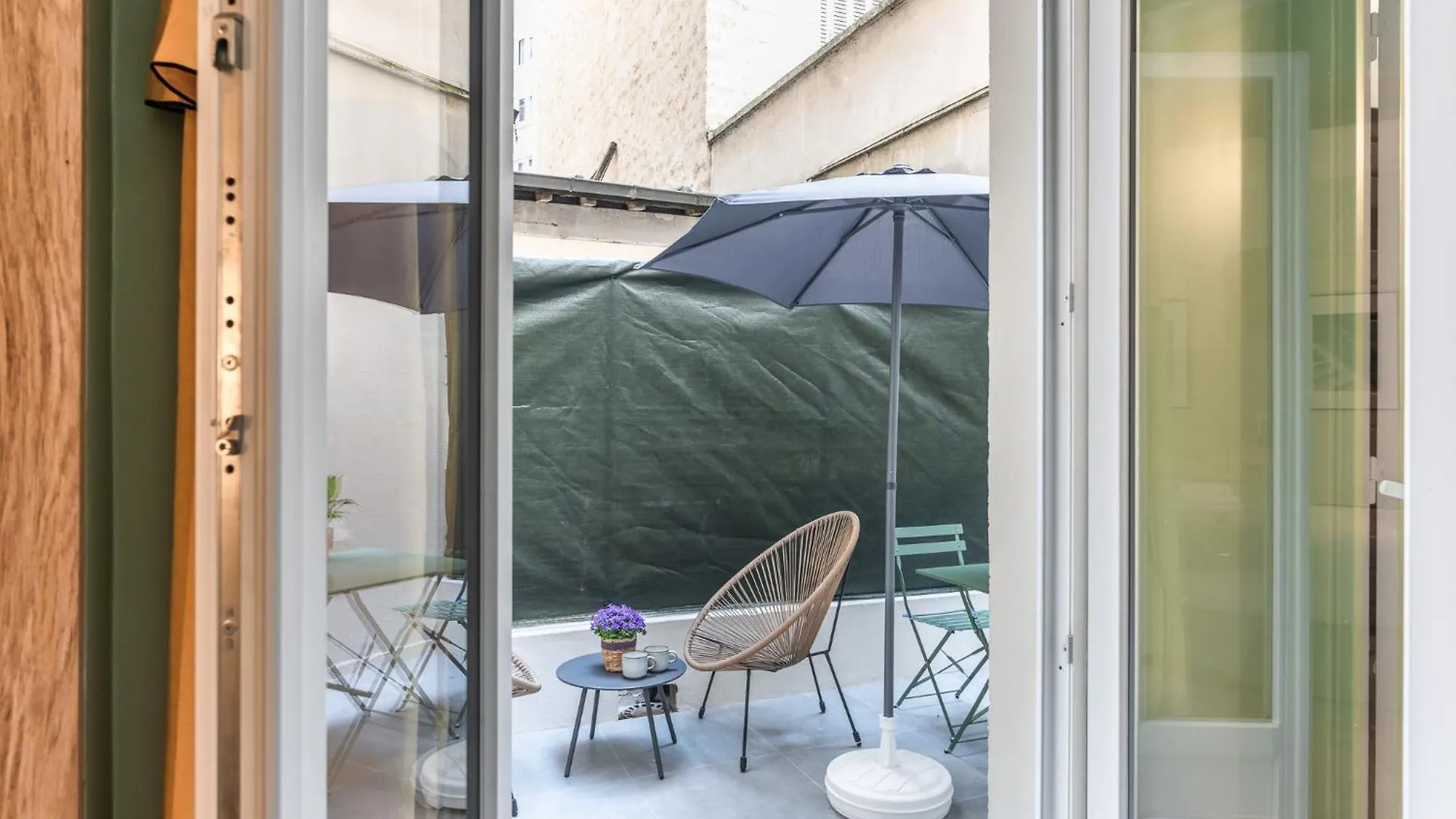 Charming Studio With Terrace - Near Montmartre Paris 0*,