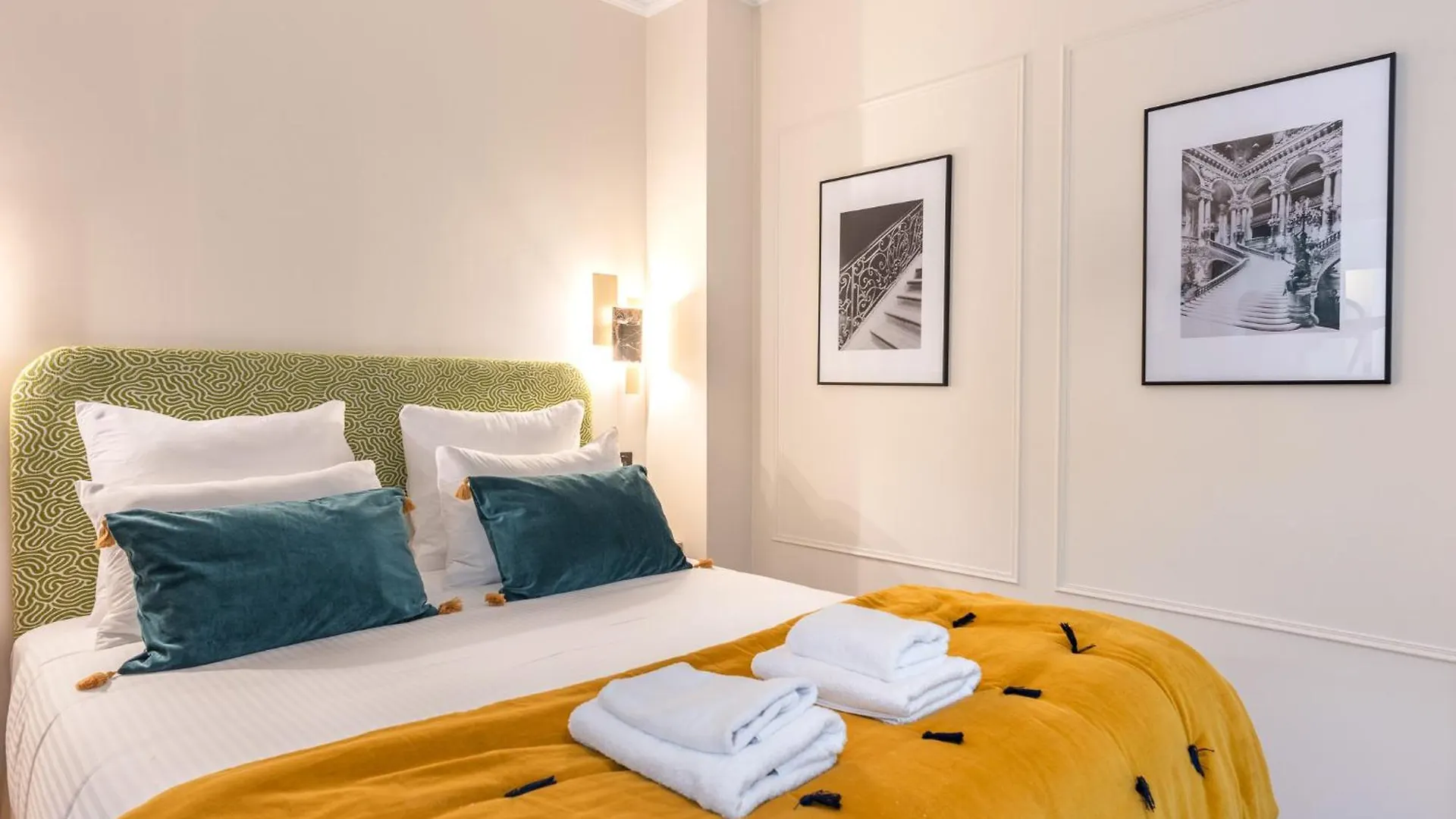 Charming Studio With Terrace - Near Montmartre Paris Apartment