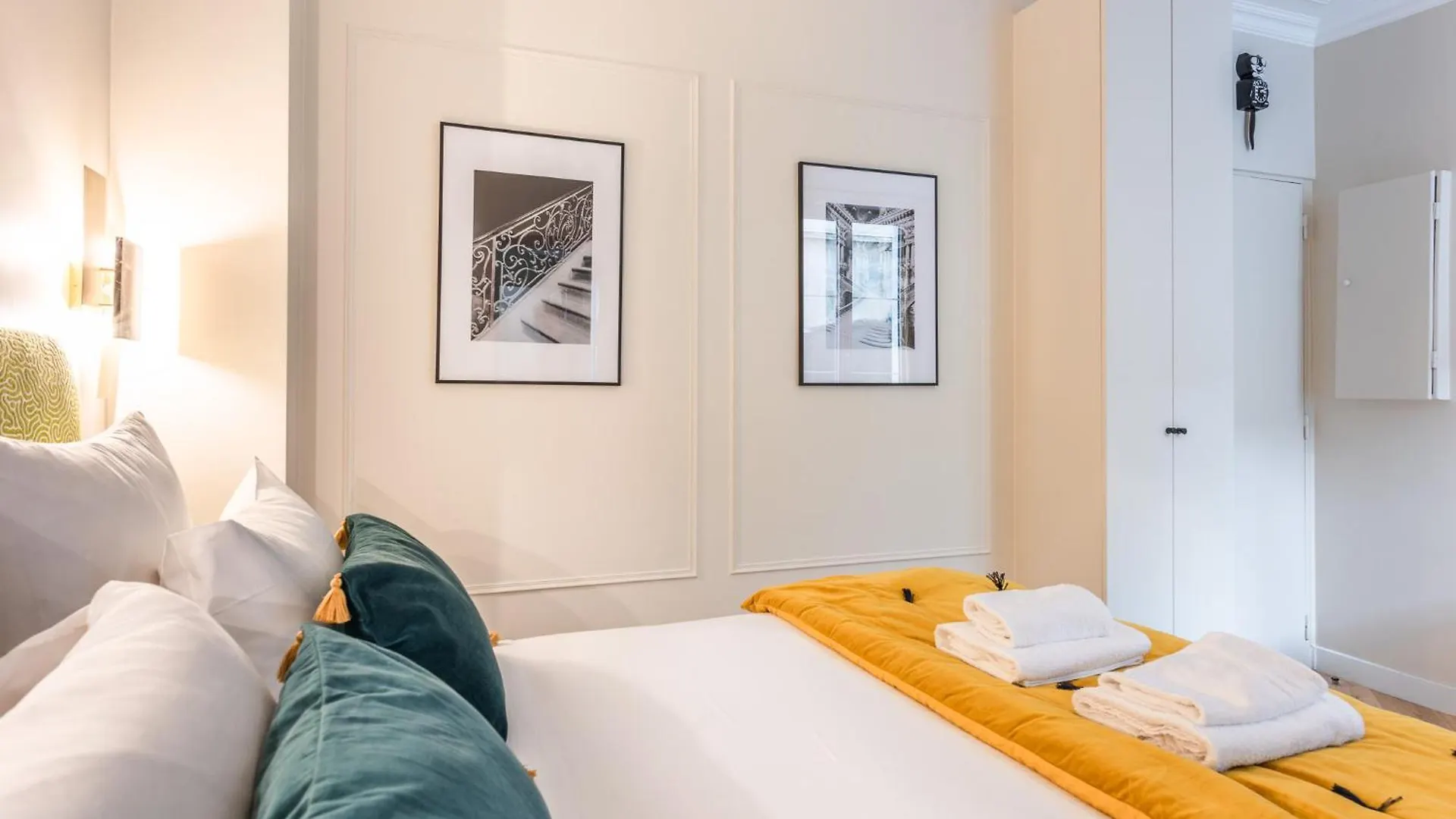 Charming Studio With Terrace - Near Montmartre Paris